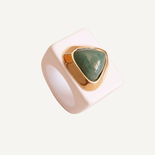 Anillo blanco con Amazonita Verde - La Petite Sophie