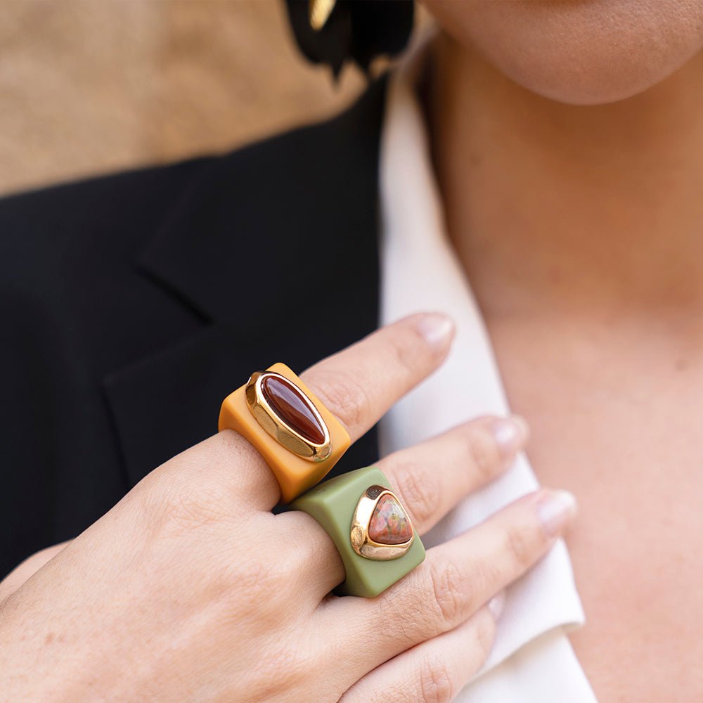Anillo grande color verde pistacho con unakita - La Petite Sophie