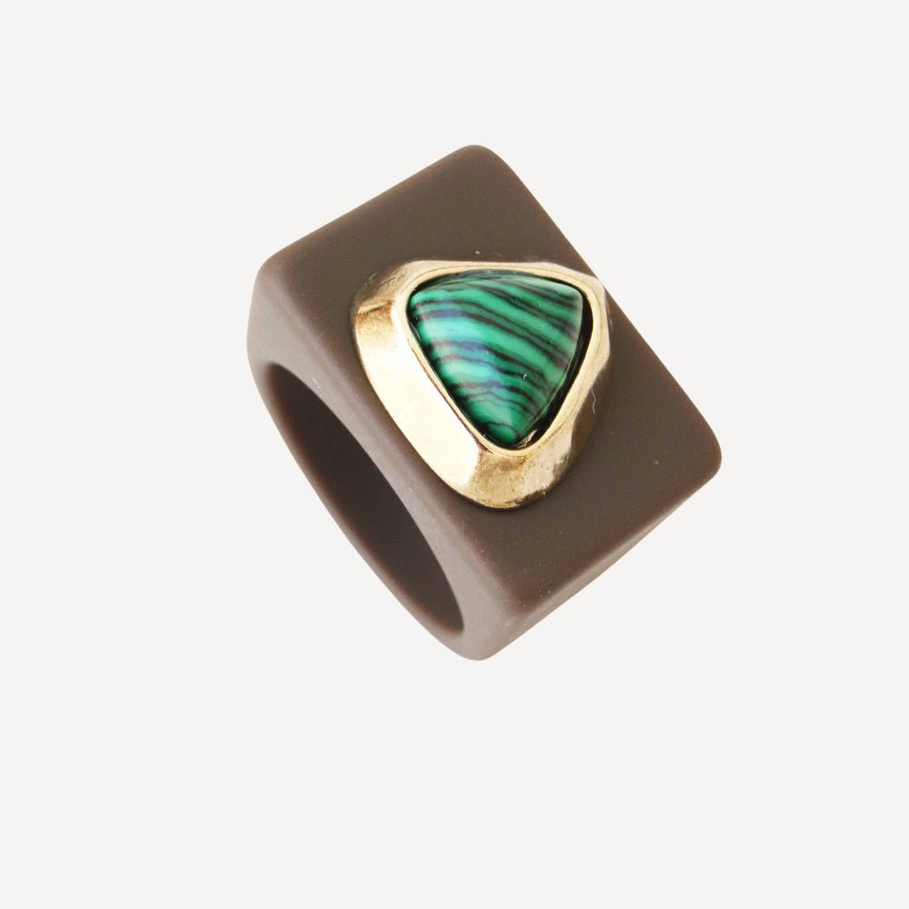Anillo grande marrón con malaquita - La Petite Sophie
