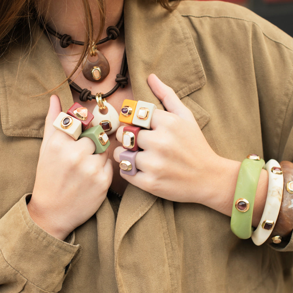 Anillo mujer mora con selenita