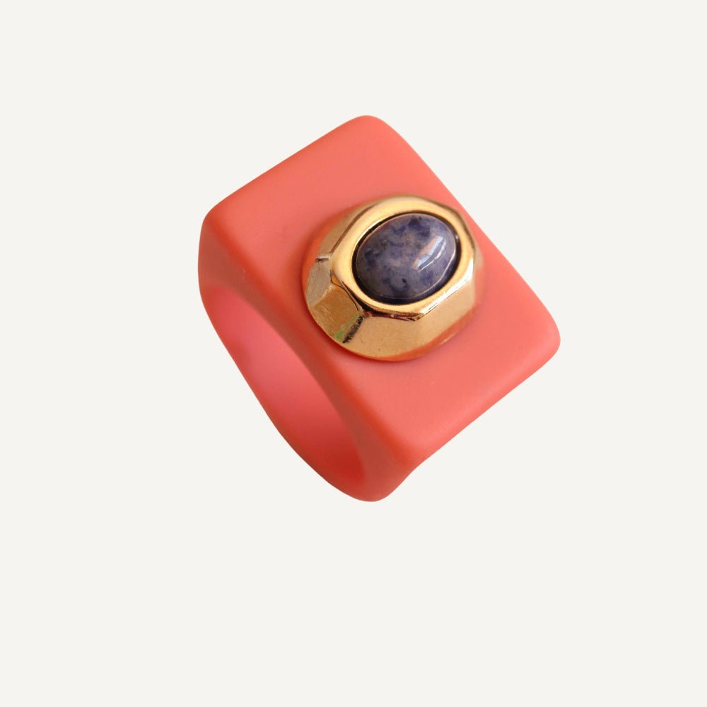 Anillo mujer rosa chicle con piedra natural sodalita - La Petite Sophie