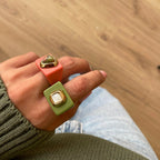 Anillo para mujer color rosa chicle con unakita - La Petite Sophie