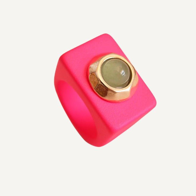 Anillo para mujer fucsia fluor con piedra natural aventurina - La Petite Sophie