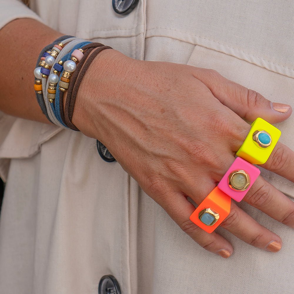 Anillo para mujer fucsia fluor con piedra natural aventurina - La Petite Sophie