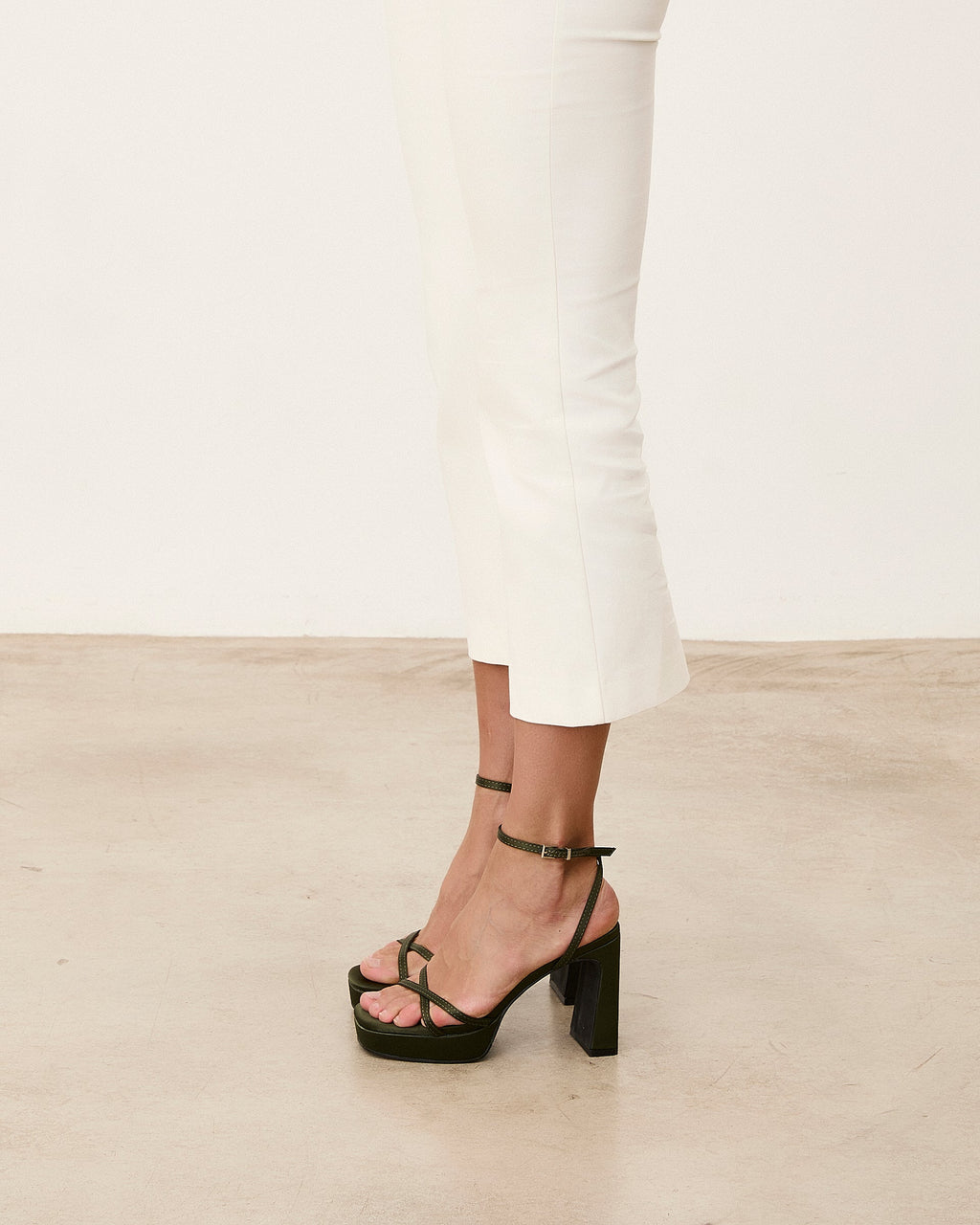GRETA OLIVA SATIN