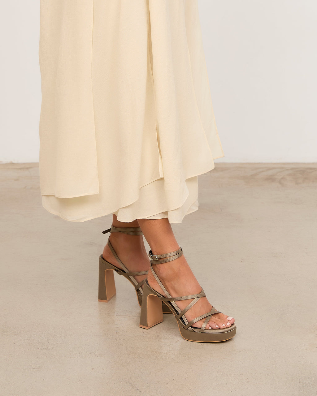 NORI GRIS SATIN