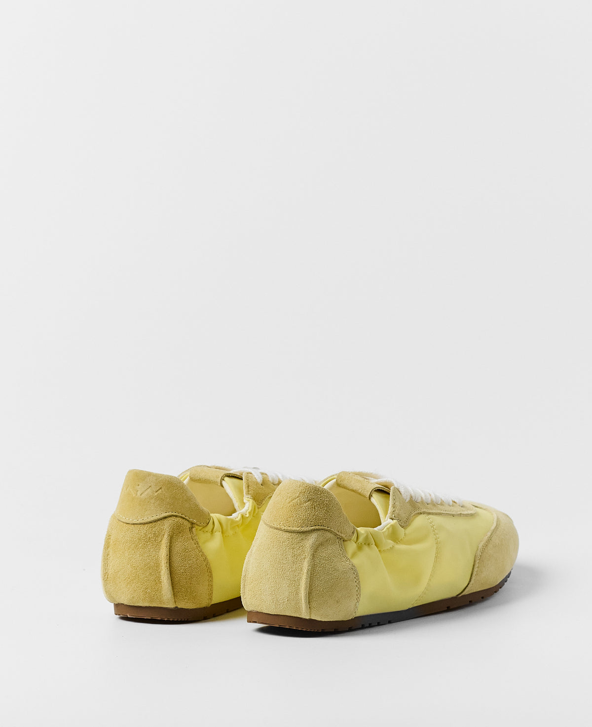 BOBBI AMARILLO